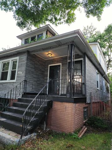8448 S Essex Avenue, Chicago, IL 60617
