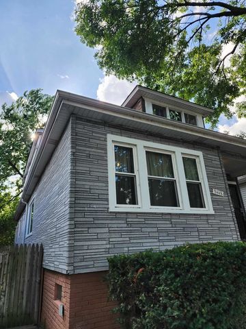 8448 S Essex Avenue, Chicago, IL 60617