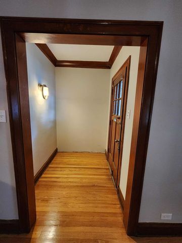 8448 S Essex Avenue, Chicago, IL 60617