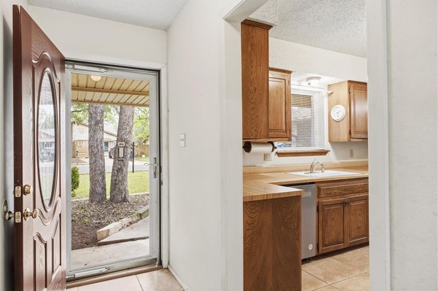 5813 Gateshead DR, Austin, TX 78745