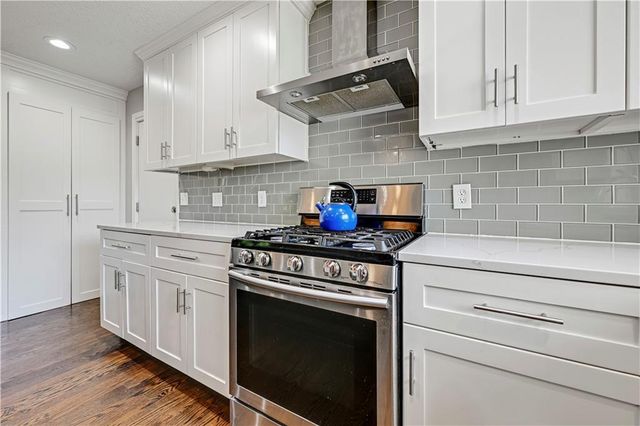 10404 W 150th Terrace, Overland Park, KS 66221