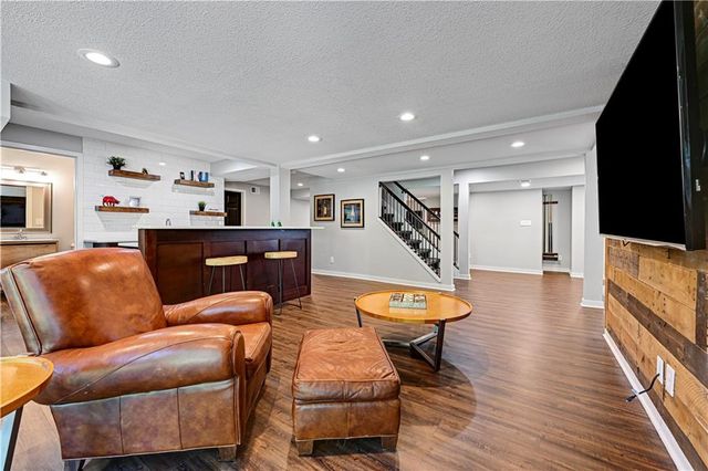 10404 W 150th Terrace, Overland Park, KS 66221