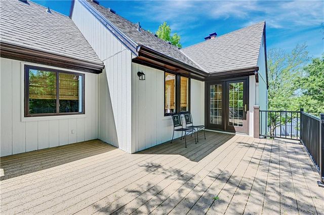 10404 W 150th Terrace, Overland Park, KS 66221