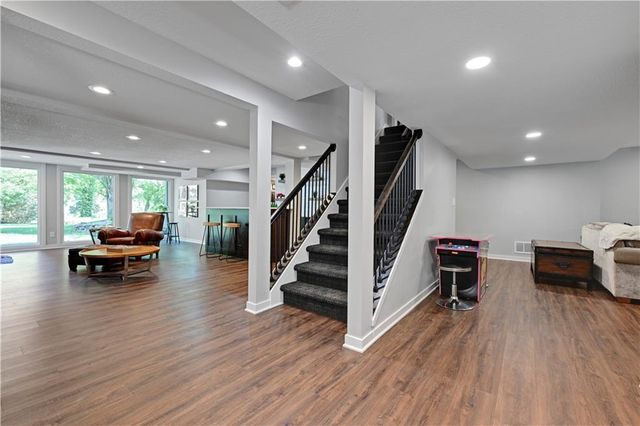 10404 W 150th Terrace, Overland Park, KS 66221