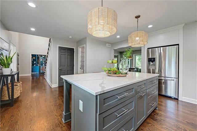 10404 W 150th Terrace, Overland Park, KS 66221