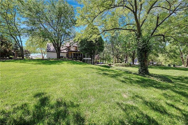 10404 W 150th Terrace, Overland Park, KS 66221