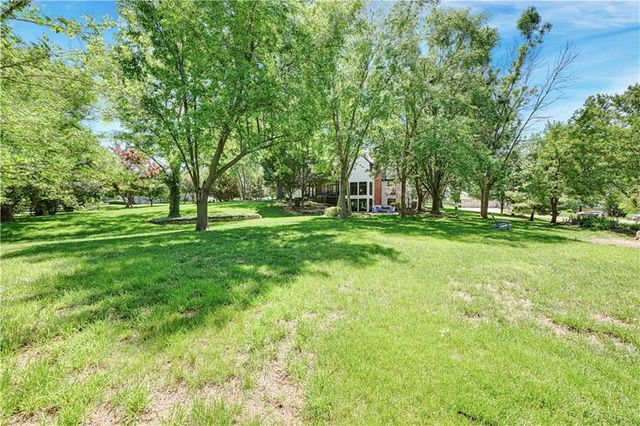 10404 W 150th Terrace, Overland Park, KS 66221