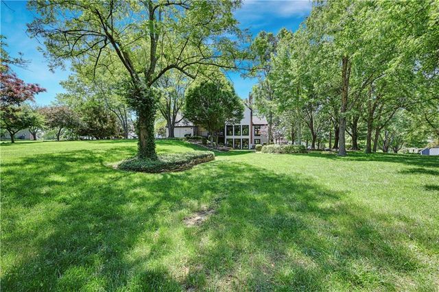 10404 W 150th Terrace, Overland Park, KS 66221