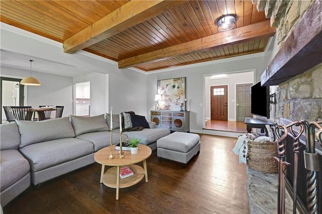 10404 W 150th Terrace, Overland Park, KS 66221