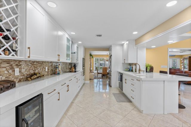 2141 NE 29th Street, Lighthouse Point, FL 33064