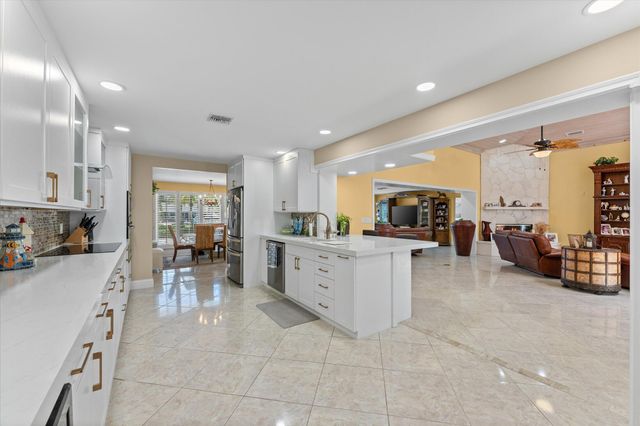 2141 NE 29th Street, Lighthouse Point, FL 33064