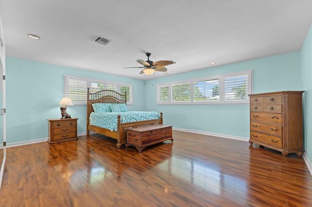 2141 NE 29th Street, Lighthouse Point, FL 33064