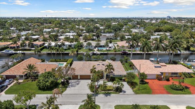 2141 NE 29th Street, Lighthouse Point, FL 33064