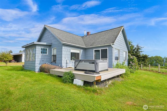 2233 W Shore Drive, Lummi Island, WA 98262