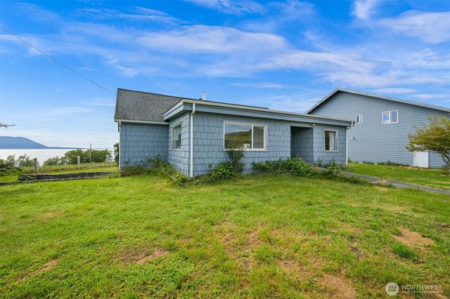 2233 W Shore Drive, Lummi Island, WA 98262