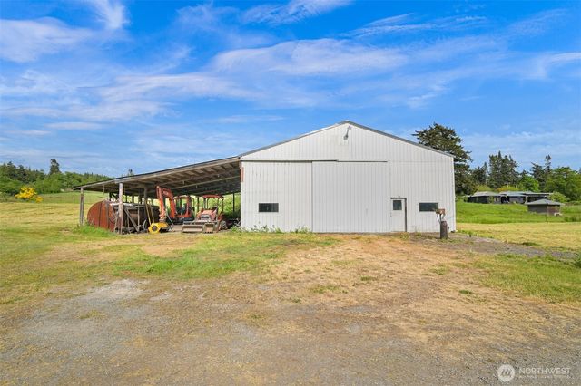 2233 W Shore Drive, Lummi Island, WA 98262