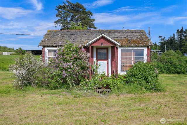 2233 W Shore Drive, Lummi Island, WA 98262