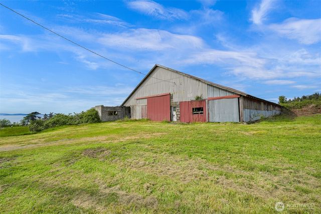 2233 W Shore Drive, Lummi Island, WA 98262