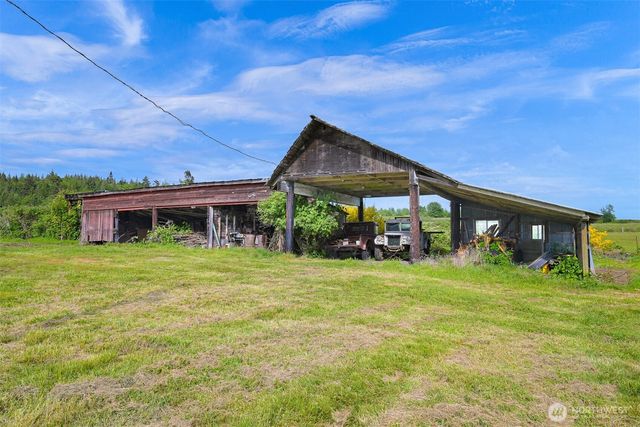 2233 W Shore Drive, Lummi Island, WA 98262