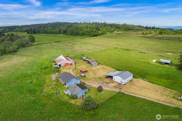 2233 W Shore Drive, Lummi Island, WA 98262