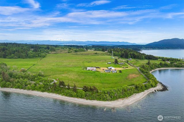 2233 W Shore Drive, Lummi Island, WA 98262