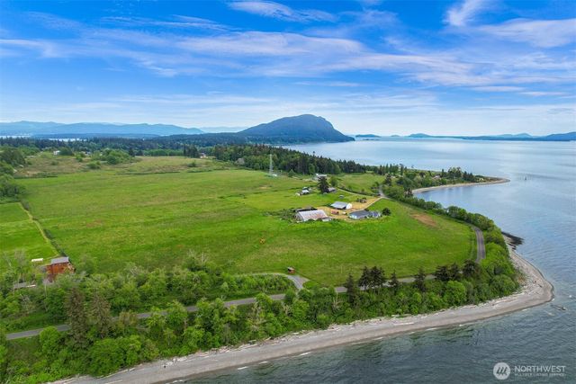 2233 W Shore Drive, Lummi Island, WA 98262