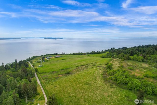 2233 W Shore Drive, Lummi Island, WA 98262