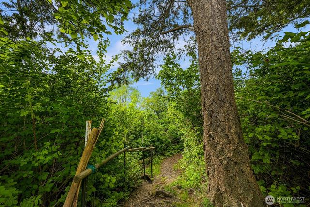 2233 W Shore Drive, Lummi Island, WA 98262