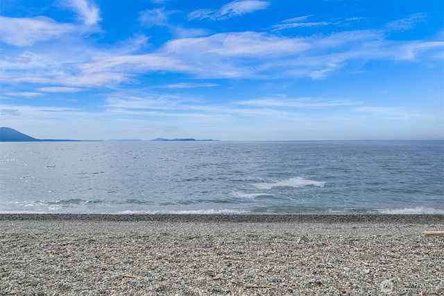 2233 W Shore Drive, Lummi Island, WA 98262