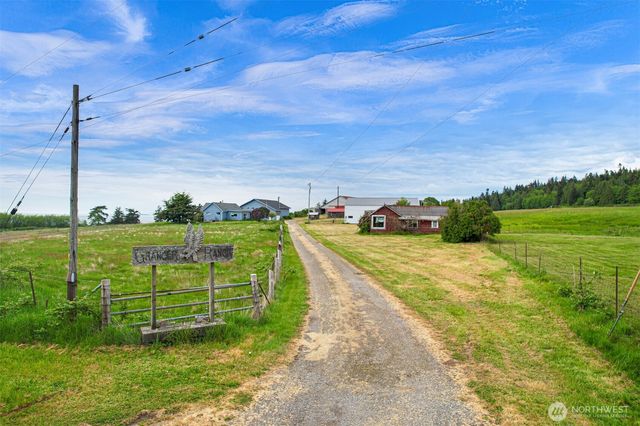 2233 W Shore Drive, Lummi Island, WA 98262
