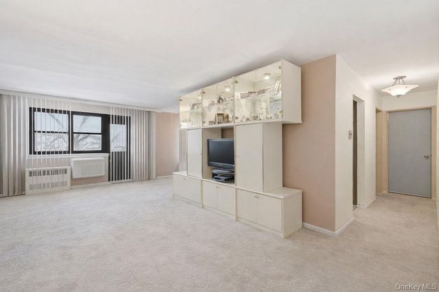 85-10 151st Avenue 1C, Howard Beach, NY 11414