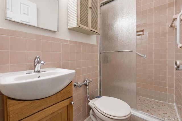 85-10 151st Avenue 1C, Howard Beach, NY 11414