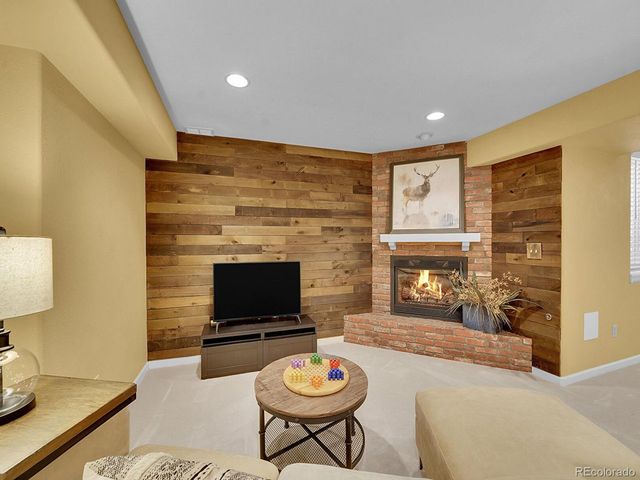 930 W Dry Creek Rd, Littleton, CO 80120