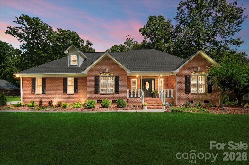 7627 Maple Bluff Lane, Concord, NC 28025
