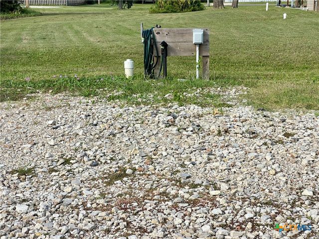 211 N 5th Street, Port O'connor, TX 77982