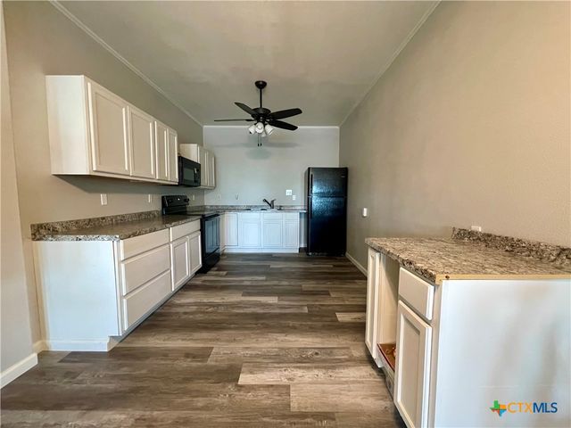 211 N 5th Street, Port O'connor, TX 77982