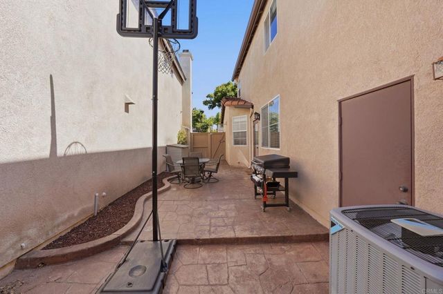 2022 Parker Mountain Road, Chula Vista, CA 91913