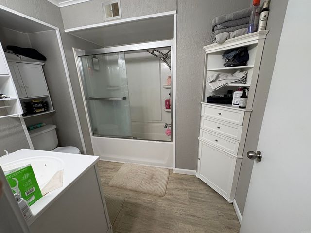 1402 Basil St, Corning, AR 72422