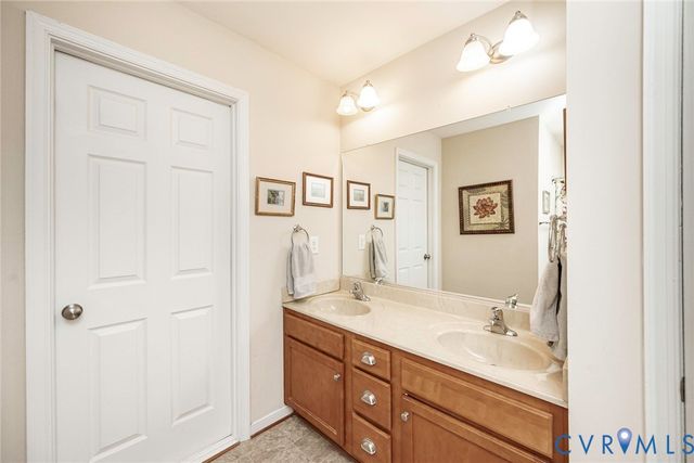 7729 Marshall Arch Dr, Mechanicsville, VA 23111