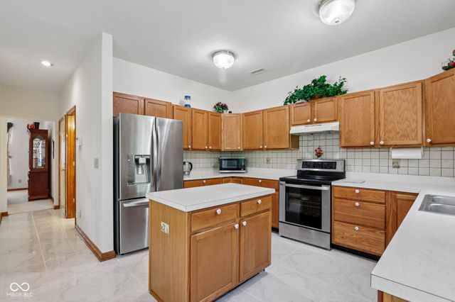 9654 Avenel Court, Carmel, IN 46032