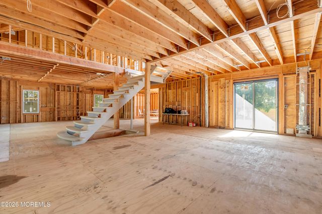 5 Oak Lane, Marlboro, NJ 07746