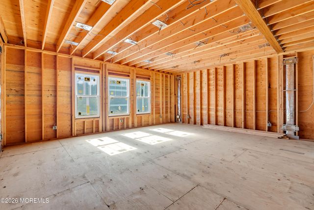 5 Oak Lane, Marlboro, NJ 07746