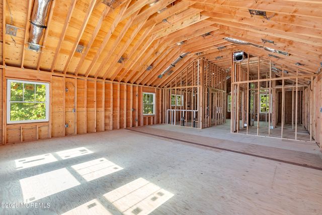 5 Oak Lane, Marlboro, NJ 07746