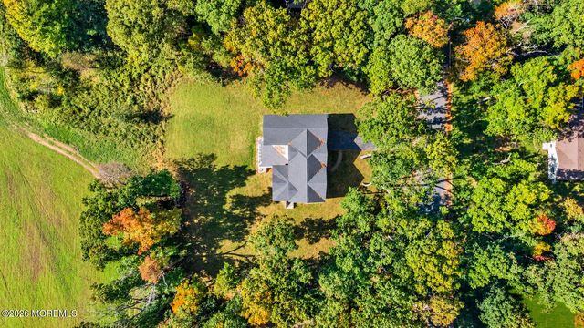 5 Oak Lane, Marlboro, NJ 07746