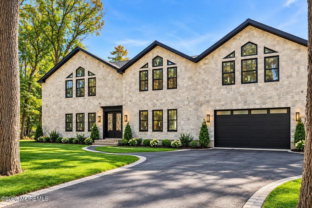 5 Oak Lane, Marlboro, NJ 07746