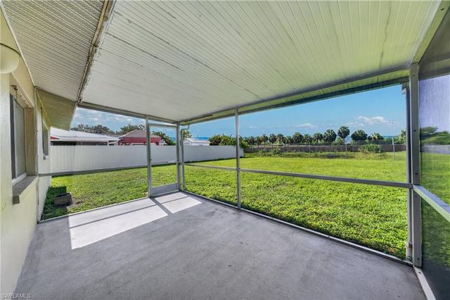 1418 SE 23rd TER, Cape Coral, FL 33990