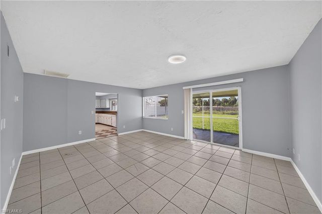 1418 SE 23rd TER, Cape Coral, FL 33990