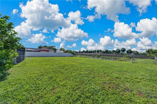1418 SE 23rd TER, Cape Coral, FL 33990