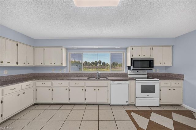 1418 SE 23rd TER, Cape Coral, FL 33990