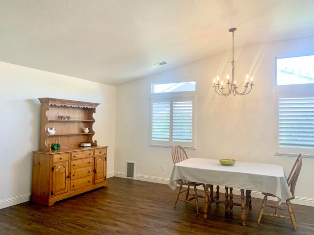 1067 N Roberta Way, Porterville, CA 93257